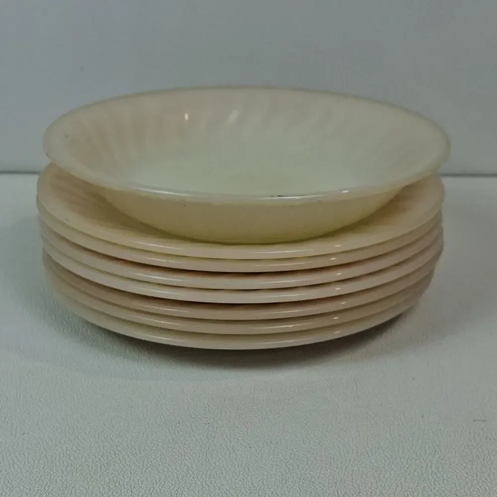Fire-King Swirl Dinnerware Dinner Plate Ivory 7.5